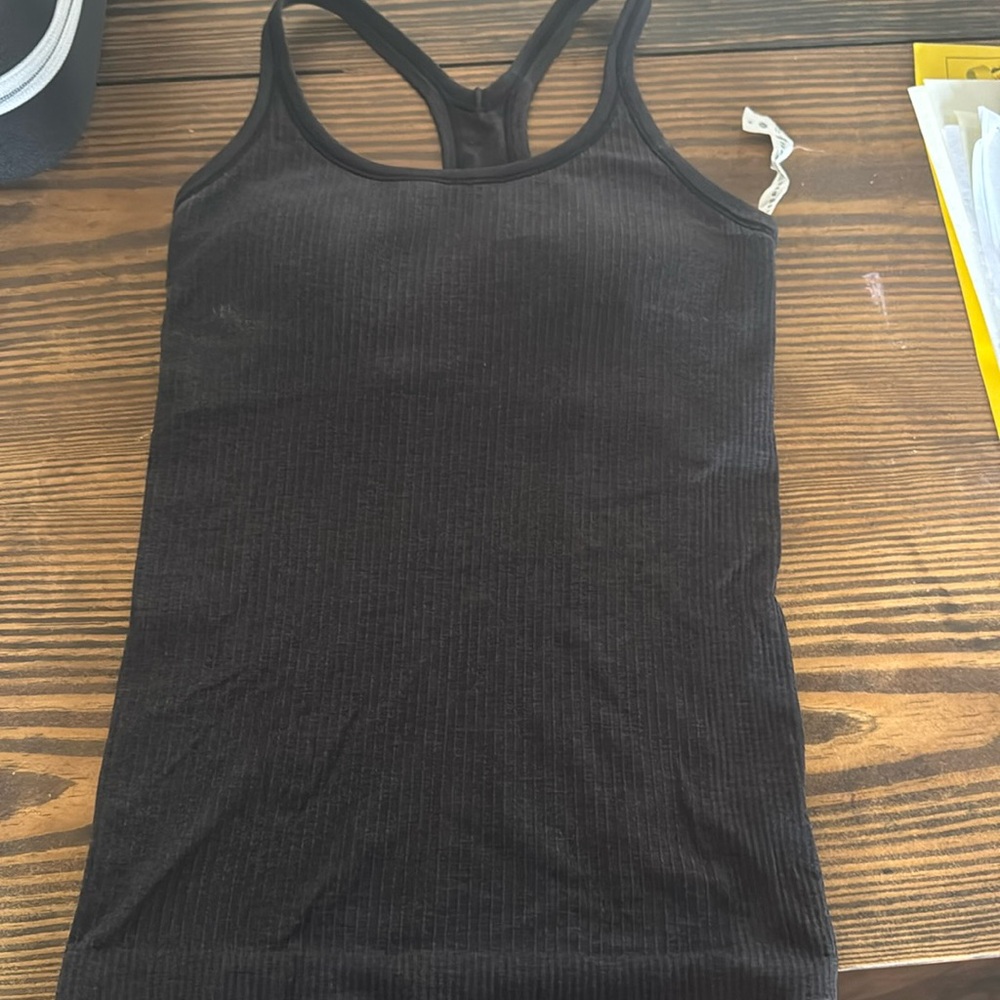 Black ribbed Lulu align tank